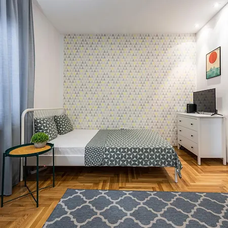 Apartment Giallo Modern Studio-free Private Parking-fast Wi-fi *