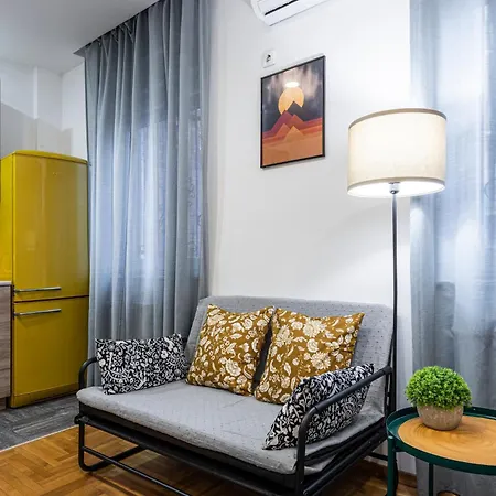 Giallo Modern Studio-free Private Parking-fast Wi-fi * Νόβι Σαντ
