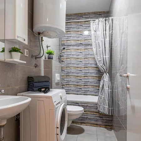 Apartment Giallo Modern Studio-free Private Parking-fast Wi-fi *