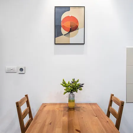 Giallo Modern Studio-free Private Parking-fast Wi-fi Νόβι Σαντ