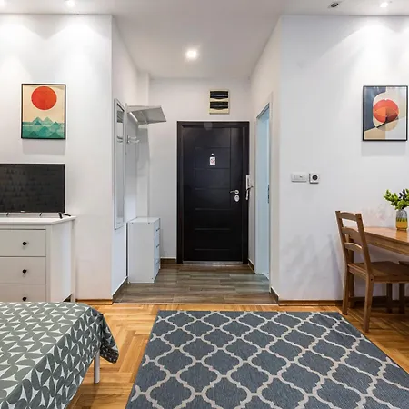 Apartment Giallo Modern Studio-free Private Parking-fast Wi-fi