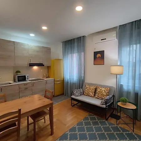 Διαμέρισμα Giallo Modern Studio-free Private Parking-fast Wi-fi